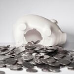 40～50代の貯金額が二極化、3人に1人が「0～49万円」、4人に1人が「1000万円以上」